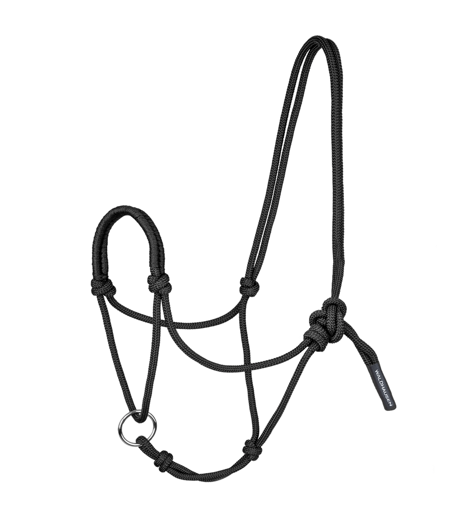 Knotted halter with movable ring